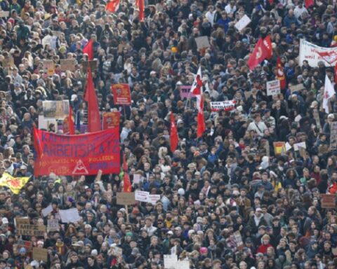 Mladi širom Nemačke izlaze na ulice zbog sve većih troškova života (VIDEO)