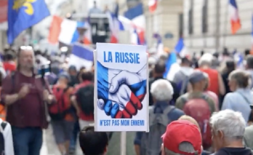 Stotine ljudi u Parizu protestovale protiv pomoći Ukrajini: Rusija nije naš neprijatelj