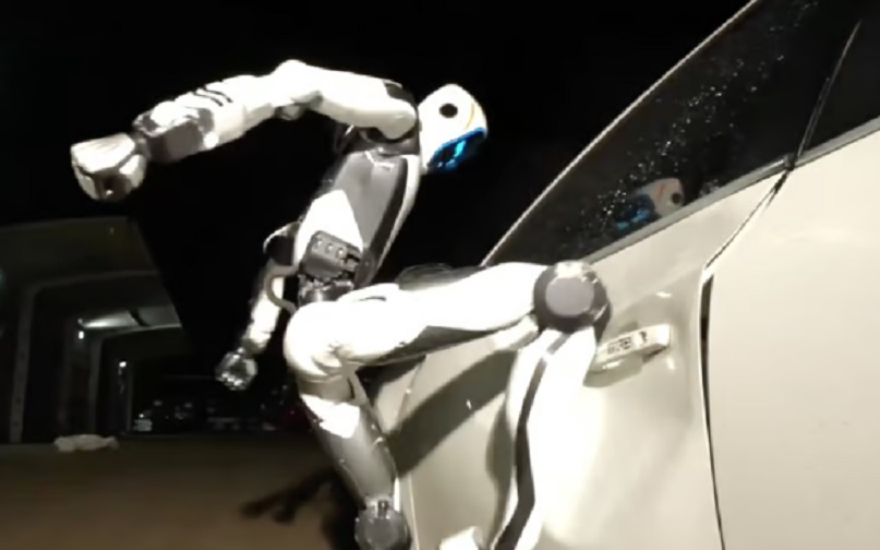 Kina predstavila robota nalik Terminatoru: Humanoidne mašine mogle bi da završe i na ratištu