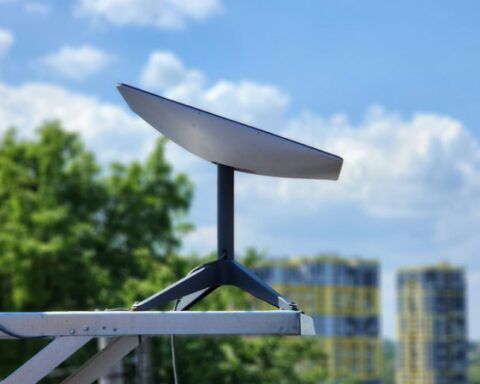 Bugarska istražuje požar u kojem je izgorelo 11 antena za Starlink u blizini Sofije