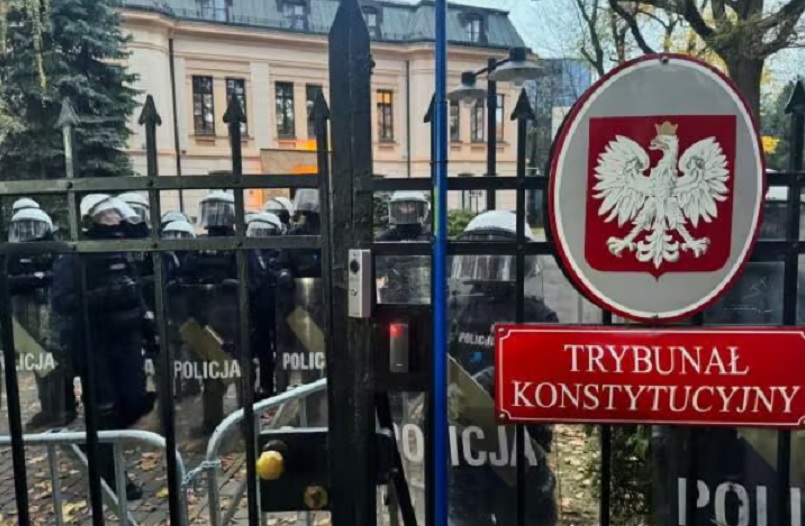 Poljski predsednik se fizički probijao u Ustavni sud usred sukoba sa Tuskovom proevropskom vladom
