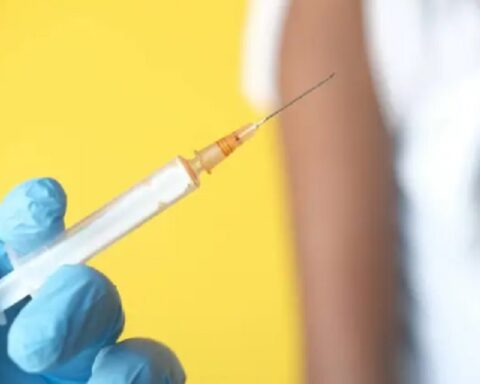 Nova analiza podataka za 21.990 dece povezuje vakcine protiv kovida sa autizmom i ADHD-om